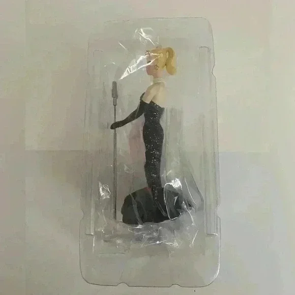 Hallmark Keepsake Ornament Barbie - Picture 8 of 13